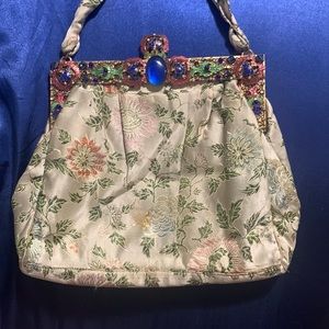 Edwardian Jeweled Pale Green Trinity Plate Needlepoint Minaudière Handbag, 1900s